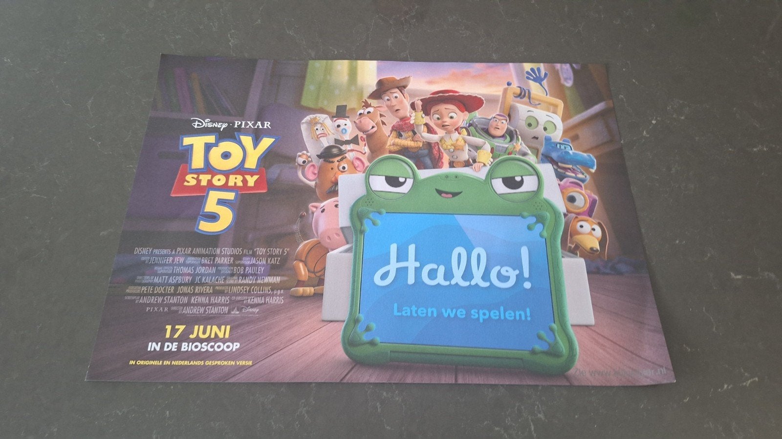 Disney Pixar Toy Story 5 Bioscoop Poster met Spelletjes, Ophalen of Verzenden, Overige figuren, Zo goed als nieuw, Plaatje of Poster
