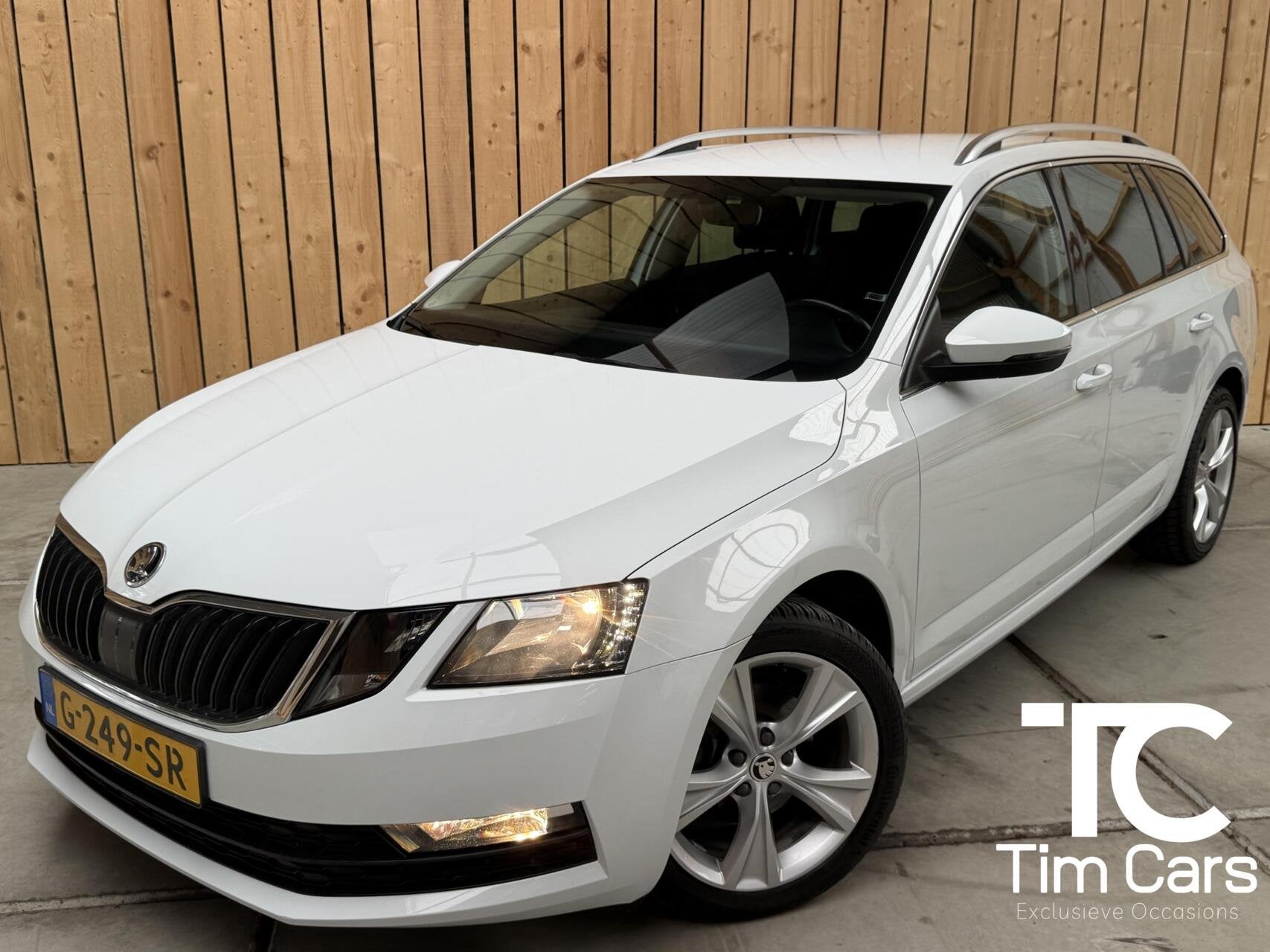 Skoda Octavia Combi 1.0 TSI Greentech Style Business Automaa, Auto's, Gebruikt, Euro 6, 116 pk, Wit