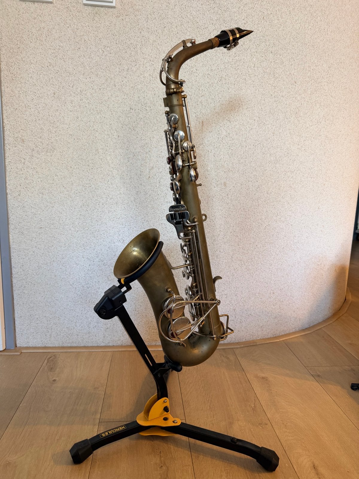 Buescher Aristocrat Serie IV Alt saxofoon (1965-1970), Muziek en Instrumenten, Blaasinstrumenten | Saxofoons, Ophalen, Gebruikt