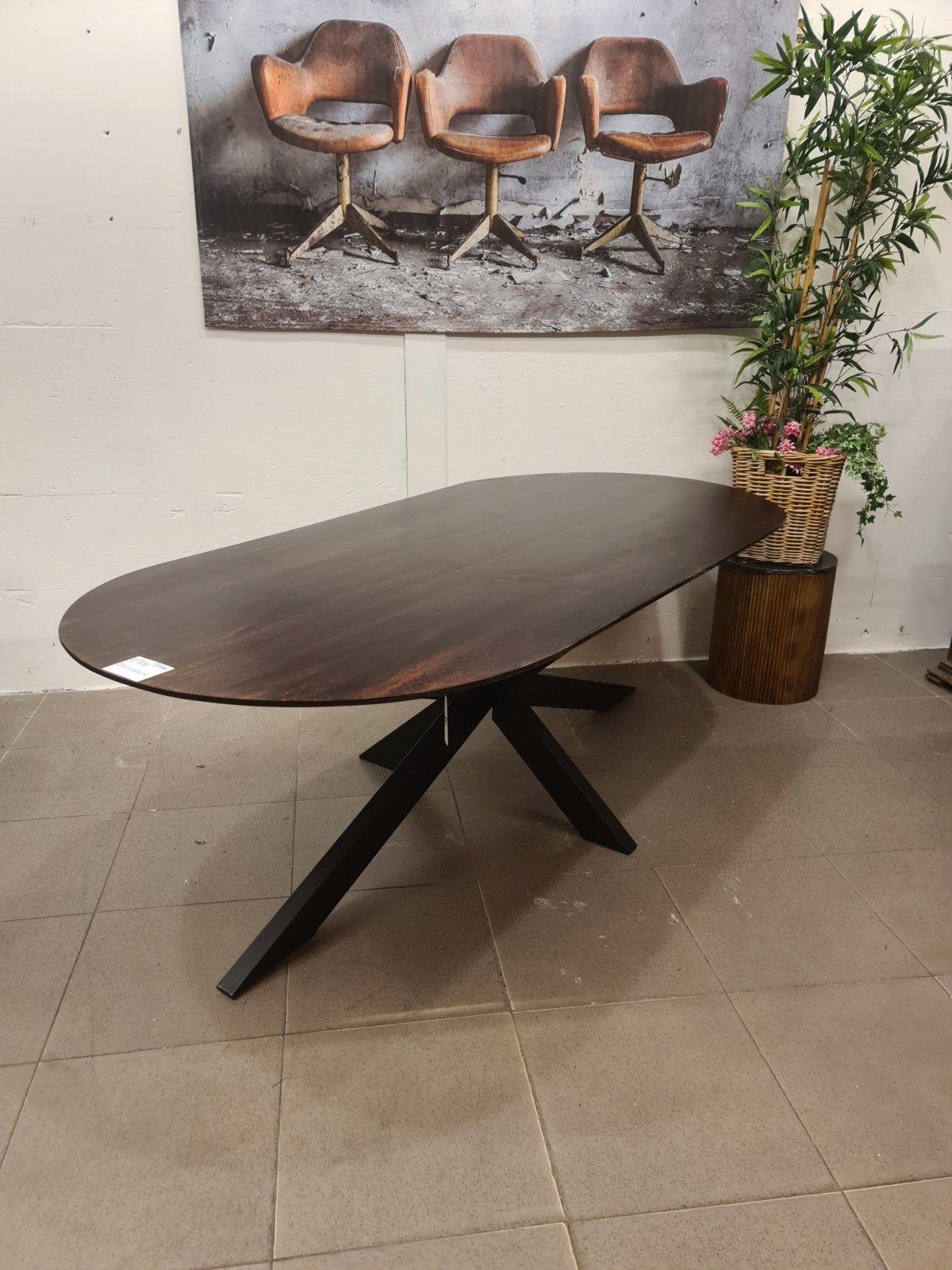 Nieuwe eettafel plat ovaal 240x110cm walnut spinpoot €300, Ophalen, Hout, ., Nieuw
