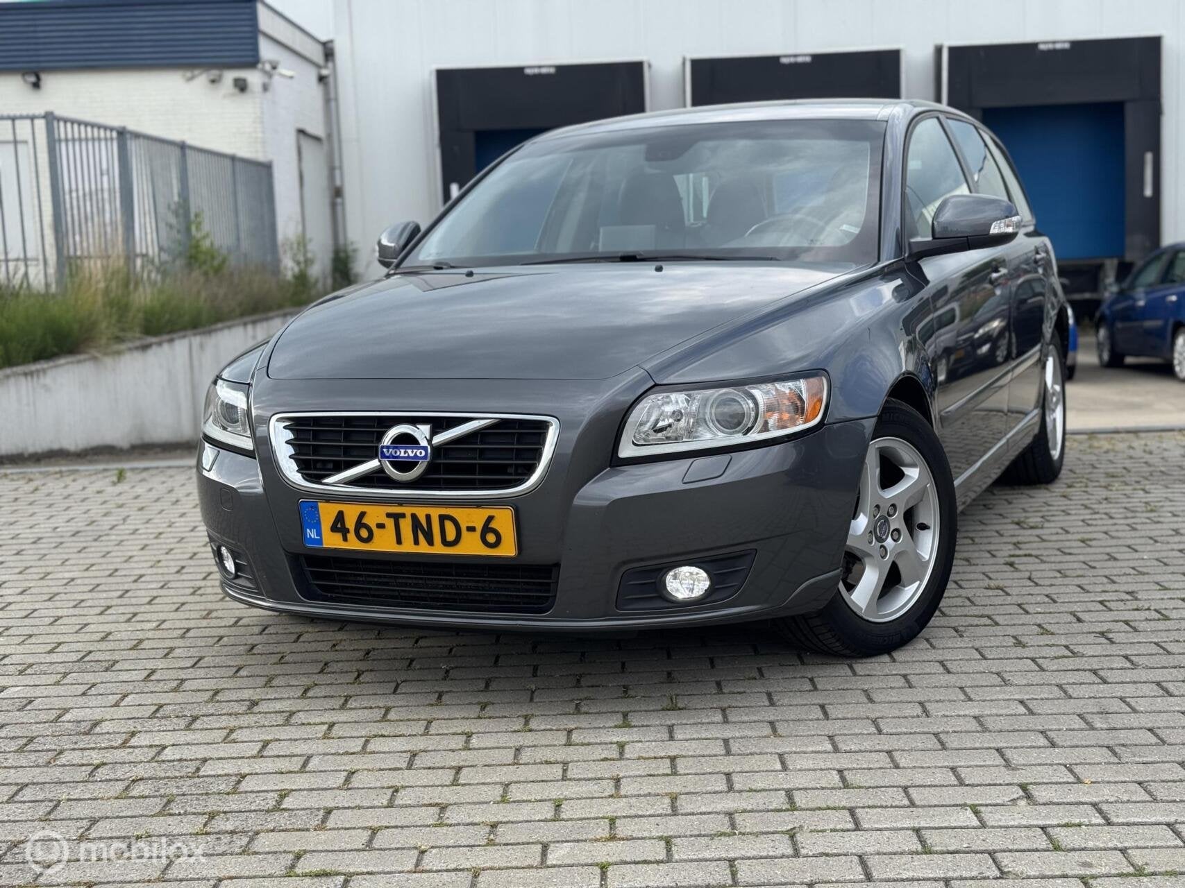 Volvo V50 1.6D Limited Edition 1ste eigenaar Volledig Dealer, Auto's, Euro 5, Gebruikt, 4 cilinders, 1290 kg
