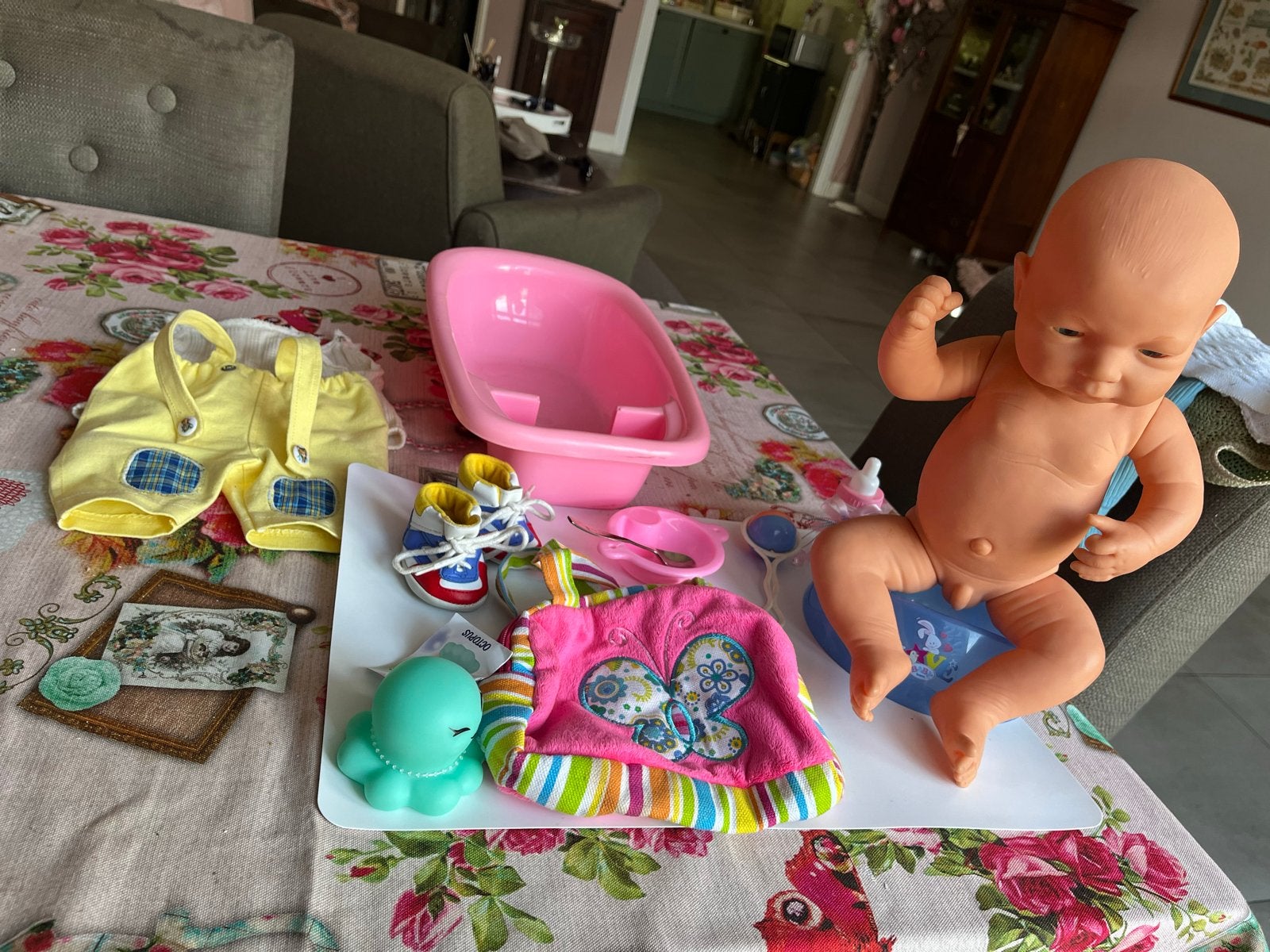 Reborn babypop met badje en accessoires, Ophalen of Verzenden, Gebruikt, Babypop