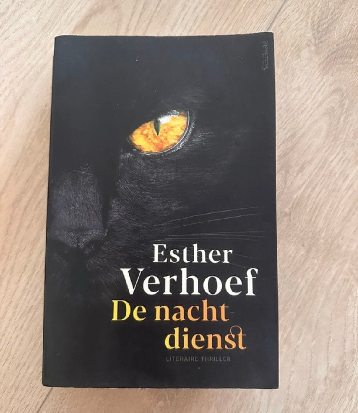 Esther Verhoef - De nachtdienst, Boeken, Thrillers, Gelezen, Nederland, Ophalen of Verzenden