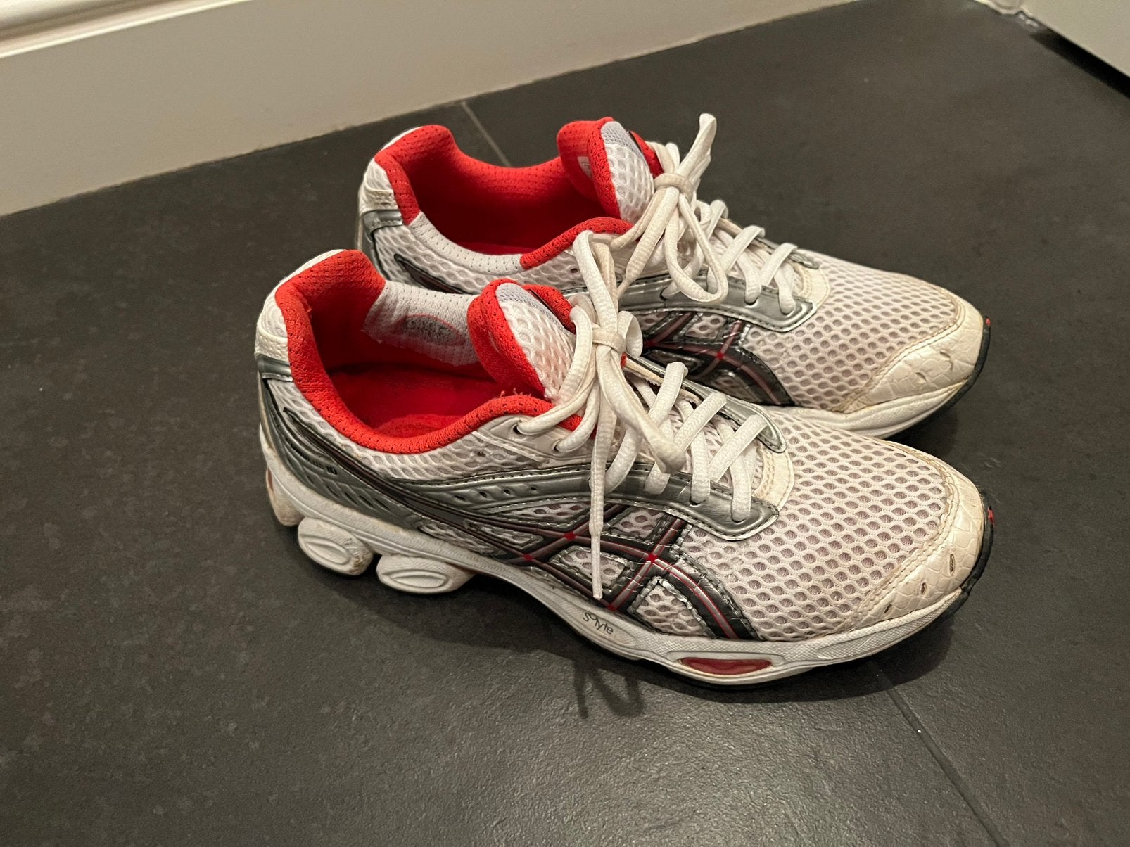 Asics loopschoenen maat 39.5 Te koop., Sport en Fitness, Loopsport en Atletiek, Ophalen of Verzenden, Zo goed als nieuw, Hardloopschoenen
