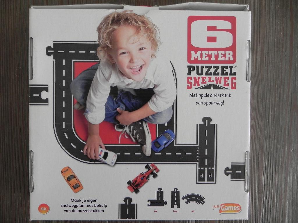 TE KOOP; SPEELPUZZEL  MET TREIN EN AUTO DEEL, Ophalen, Zo goed als nieuw, Bouwen