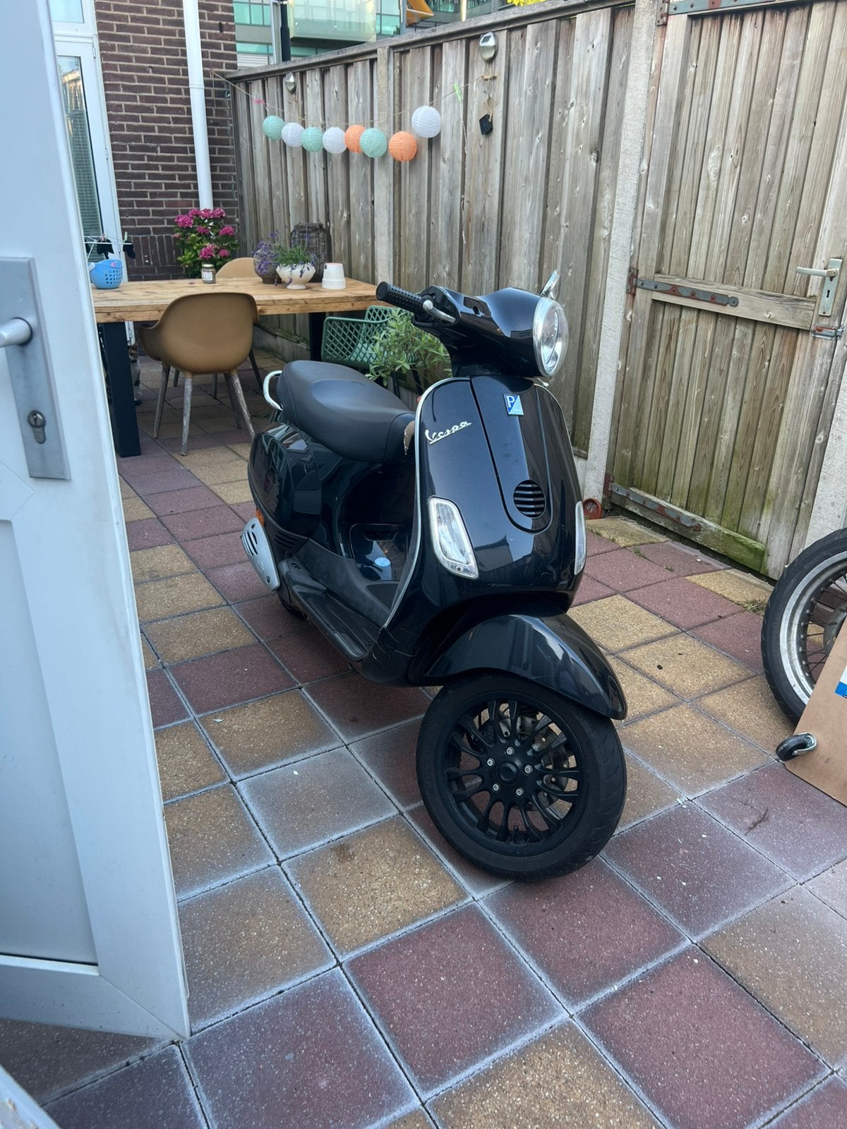 vespa lx 50cc 2 takt, Fietsen en Brommers, Scooters | Vespa, Gebruikt, Maximaal 45 km/u, Ophalen of Verzenden, Benzine