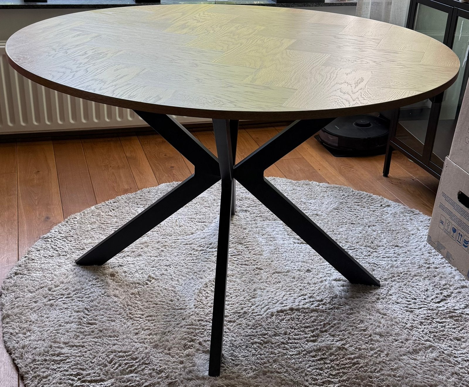 Ronde eettafel 120cm visgraat patroon, Huis en Inrichting, Ophalen, Rond, Zo goed als nieuw, Vier personen