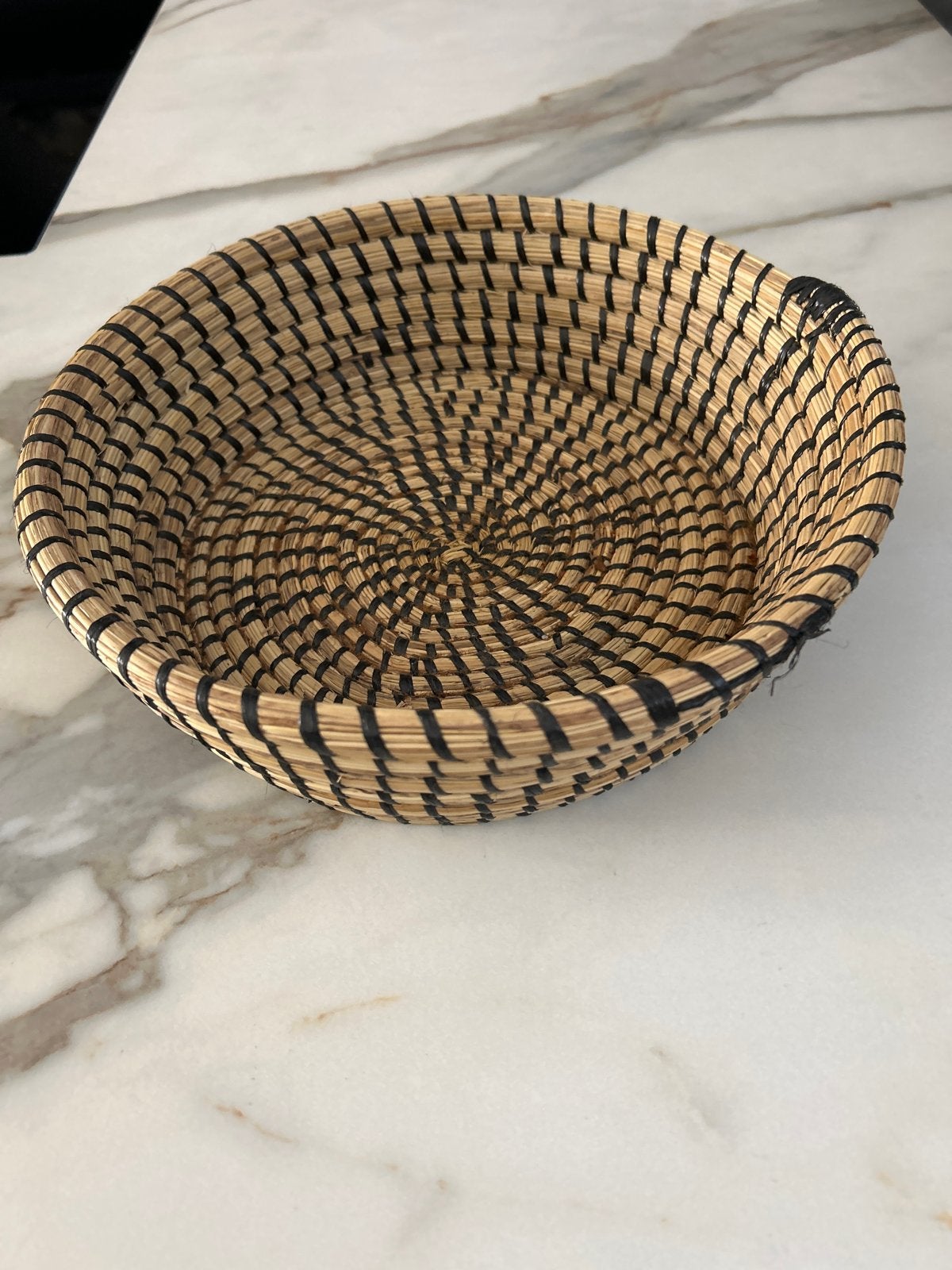 Decoratieve rieten schaal - Handgemaakt en stijlvol, Ophalen, Gevlochten, Schaal, Rond