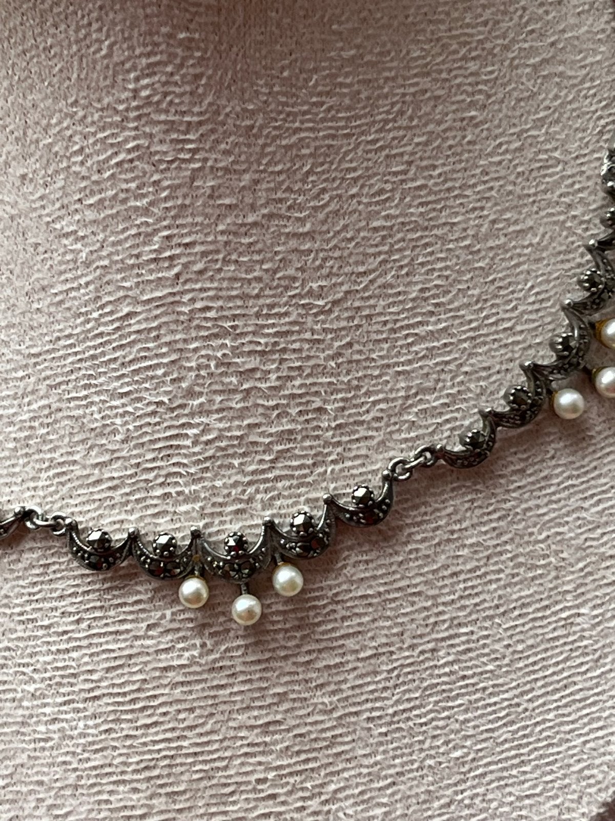 Antiek Zilveren Collier met Echte Parels en Marcasieten, Verzenden, Zo goed als nieuw, Zilver, Met edelsteen