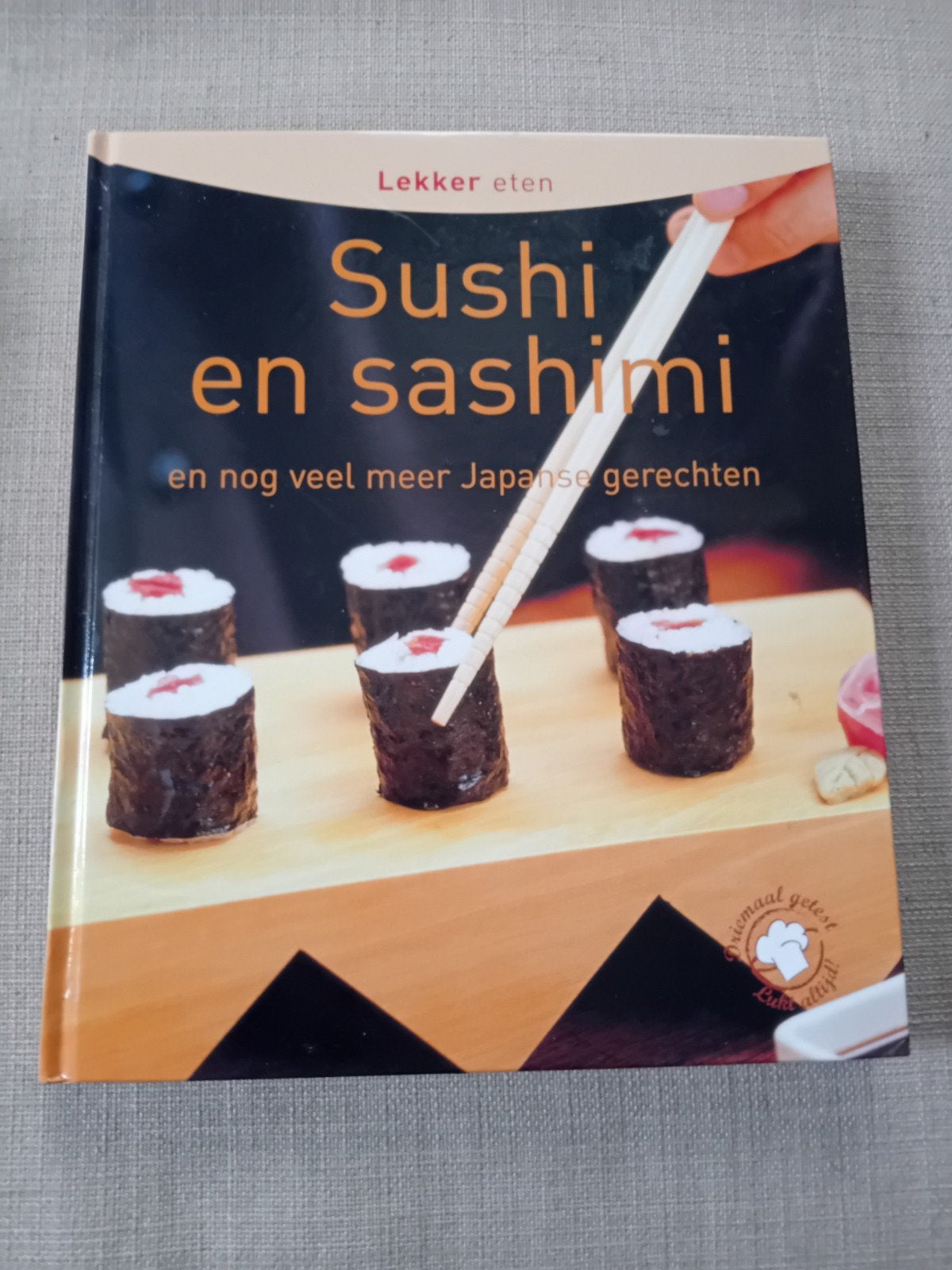 Sushi en Sashimi kookboek - Japanse keuken, Boeken, Azië en Oosters, Hoofdgerechten, Ophalen of Verzenden, Zo goed als nieuw
