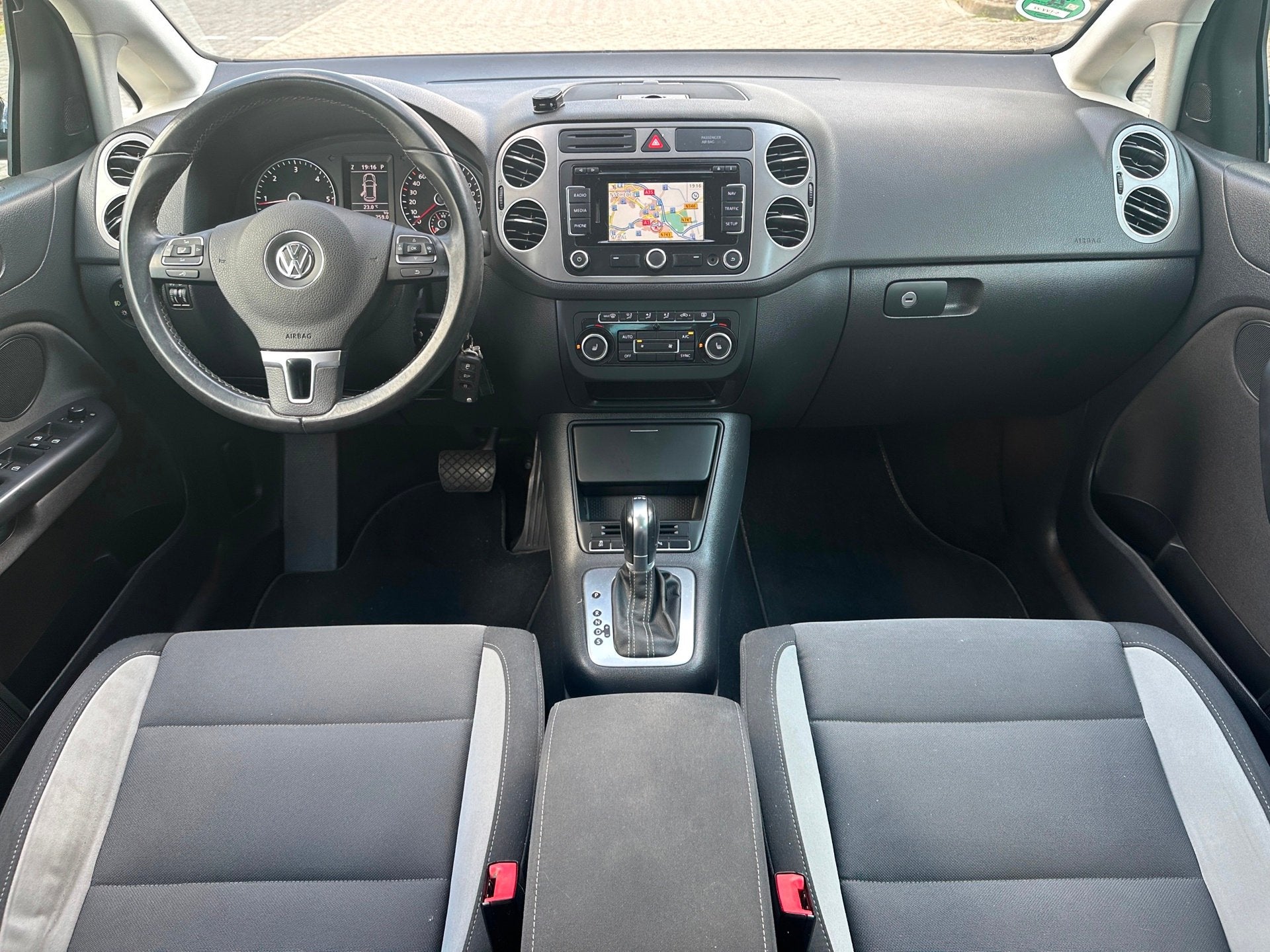 Volkswagen Golf Plus 1.6 TDI Highline BlueMotion AUTOMAAT, N, Euro 5, Gebruikt, 1367 kg, 4 cilinders