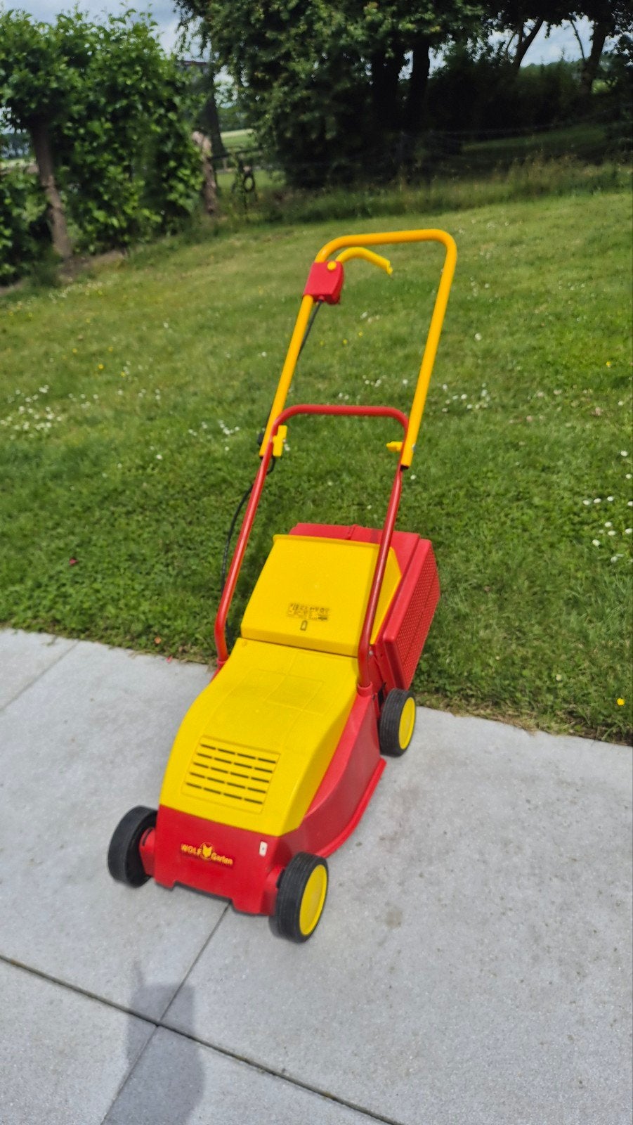 Wolf Garten elektrische grasmaaier in zeer goede staat., Ophalen, Cirkelmaaier, Elektrische grasmaaier, Opvangbak