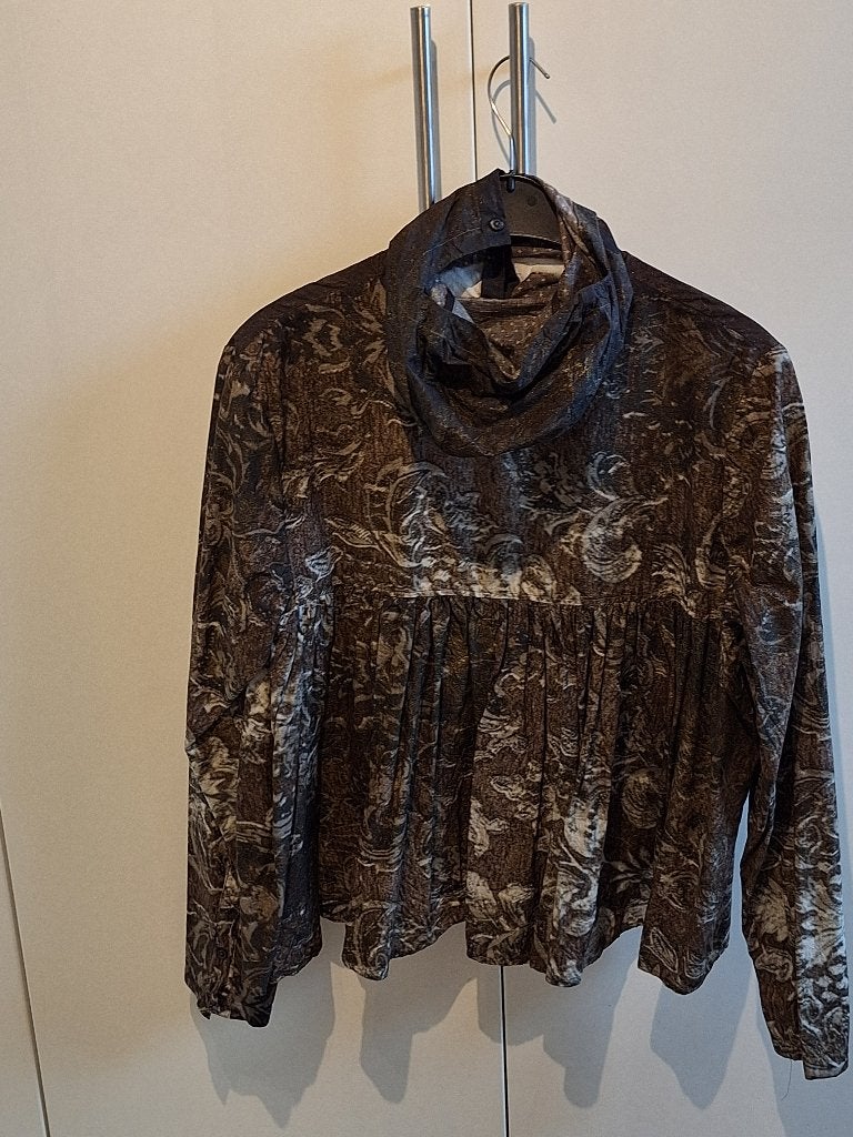Rundholz blouse. Oksel tot Oksel ongeveer 55 cm, Maat 38/40 (M), Meerkleurig, Rundholz DIP, Nieuw