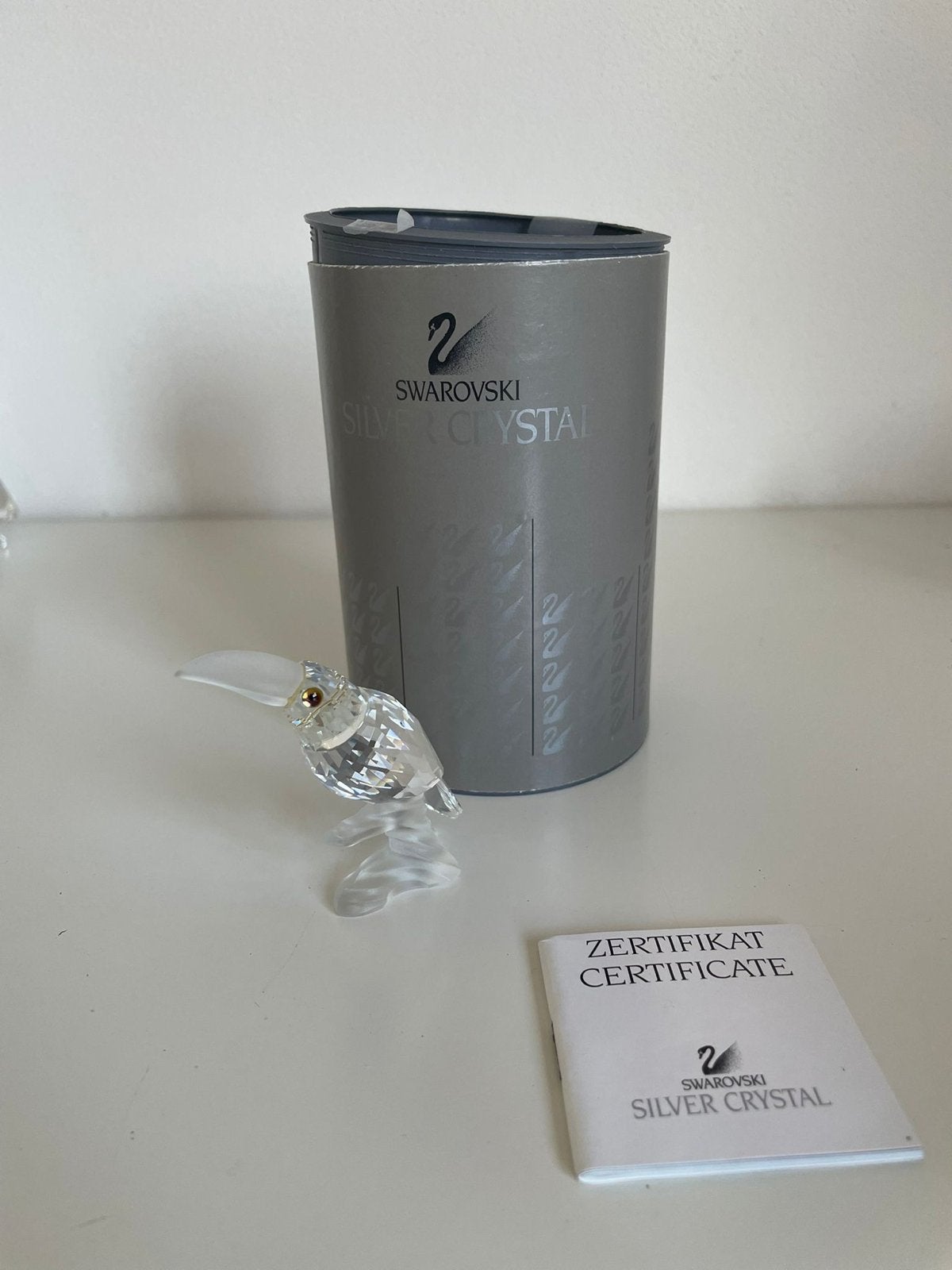 Swarovski Toekan Kristal Figuur met Certificaat en doos, Ophalen of Verzenden, Zo goed als nieuw, Figuurtje