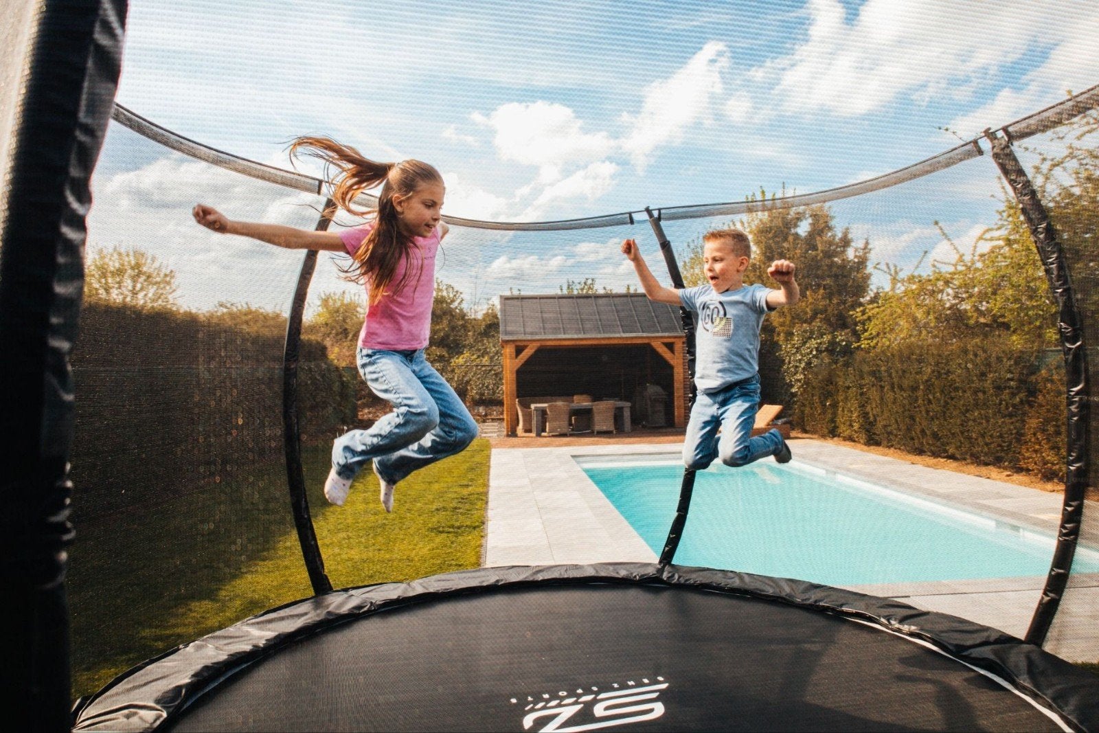 Trampoline met veiligheidsnet - 244 cm diameter, Ophalen, Zo goed als nieuw