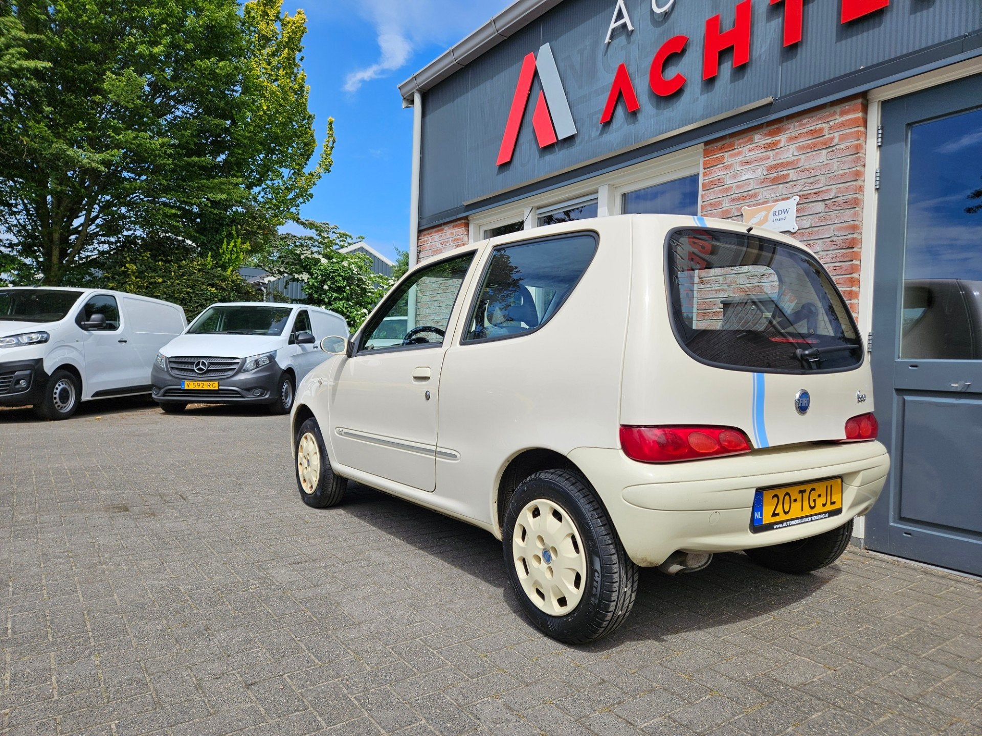 Fiat 600 1.1 Young Stuurbekrachtiging! NAP! Dealer Onderhoud, Auto's, Fiat, Voorwielaandrijving, Origineel Nederlands, Handgeschakeld