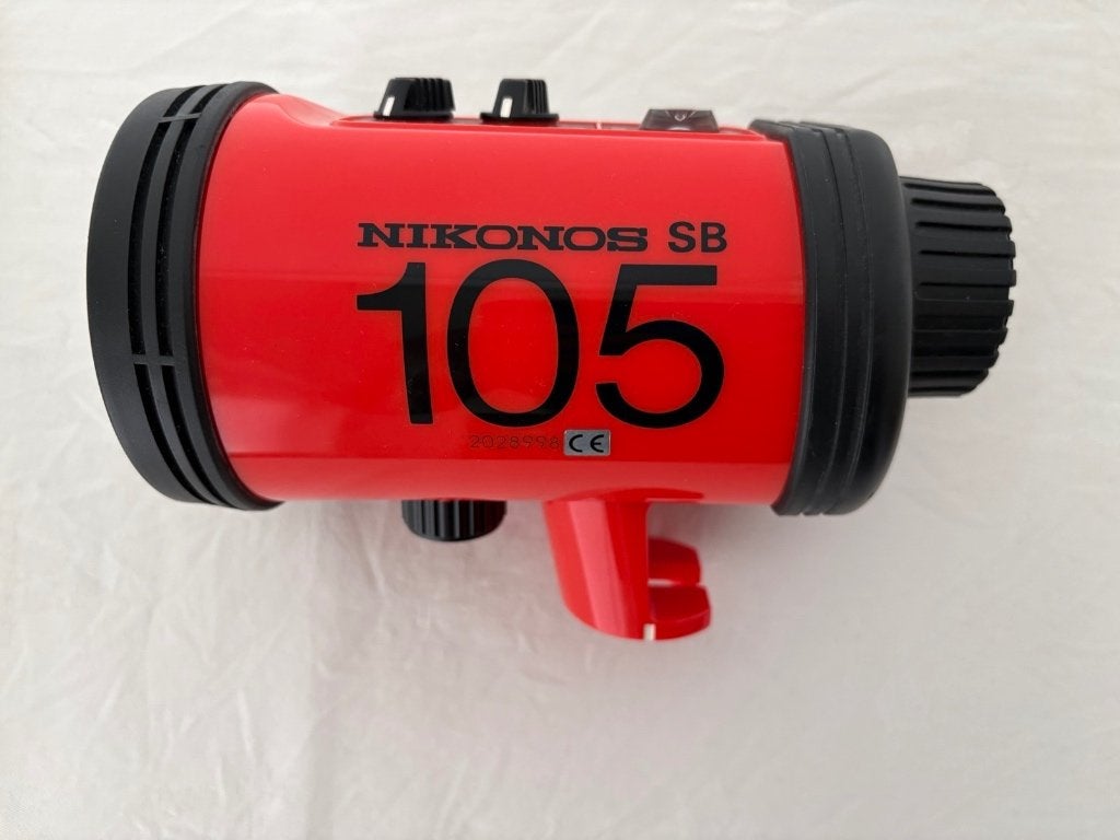 NIKONOS SB-105 onderwaterflitser, Inclusief flitser, Ophalen of Verzenden, Systeemcamera, Meer dan 40 meter