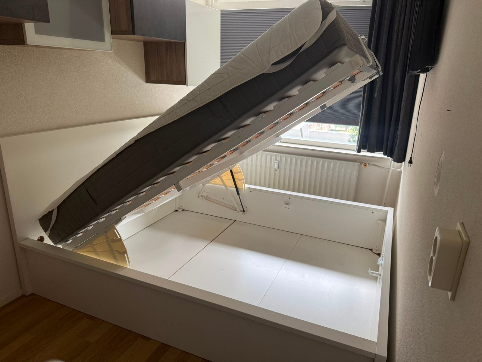 IKEA Bed 200x180cm met matras en opbergruimte, Ophalen, Gebruikt, Wit, Tweepersoons