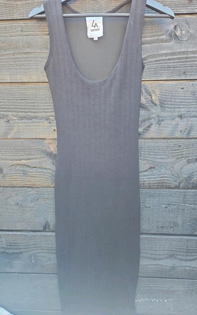 LA Sisters Rib Jurk - Maat XS, Kleding | Dames, LA Sisters, Ophalen of Verzenden, Zo goed als nieuw, Knielengte