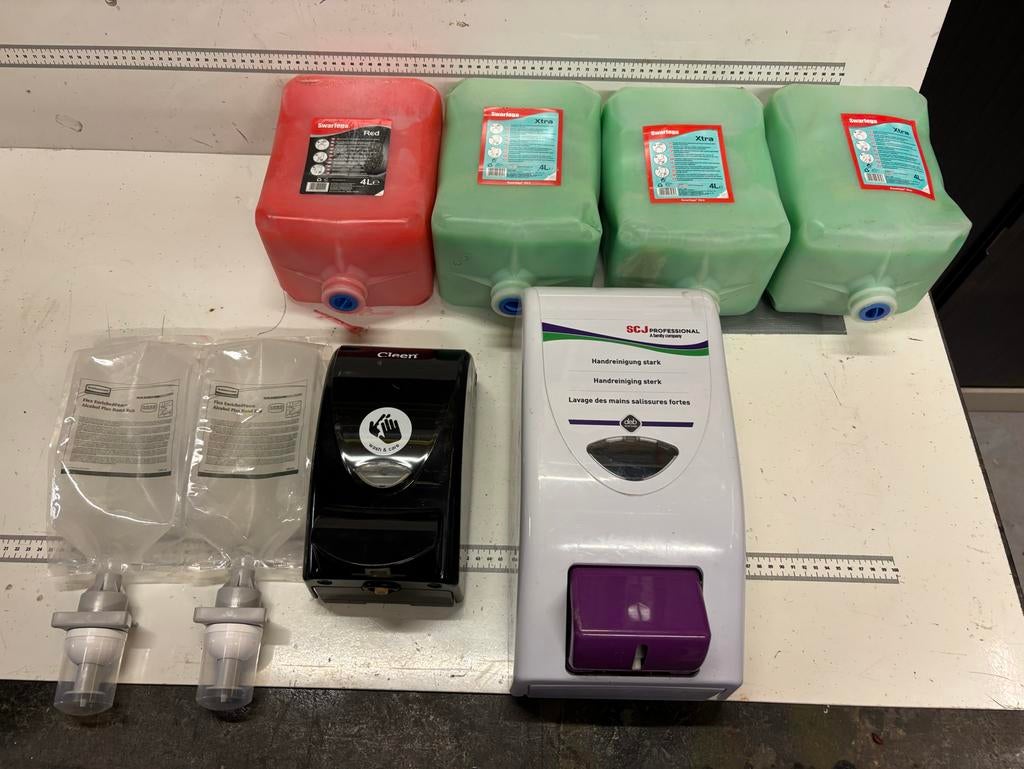 Zeepdispensers en navullingen - Diverse soorten, Ophalen of Verzenden, Zo goed als nieuw, Hand- en Voetverzorging