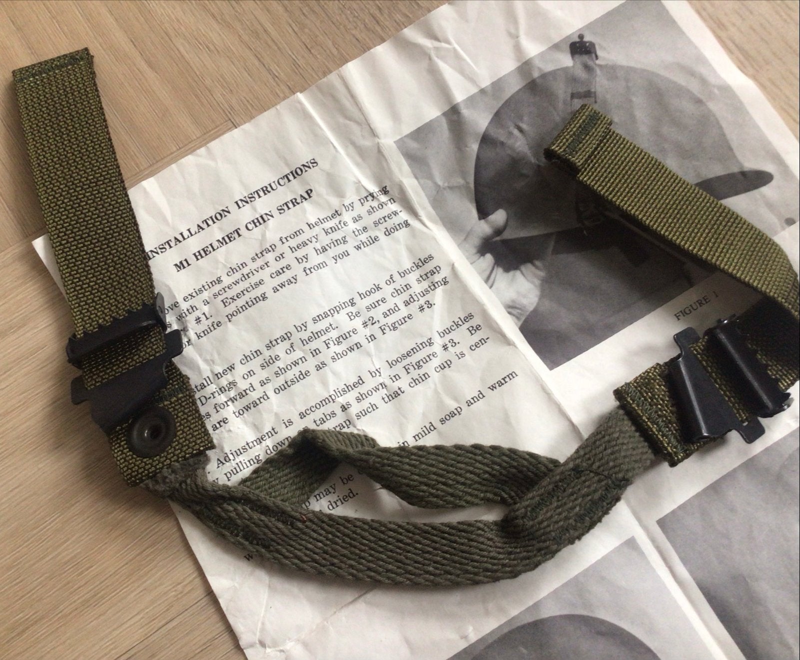 M1 Helm kinband met installatie-instructies, nieuwstaat, Ophalen of Verzenden, Landmacht, Amerika, Kleding of Schoenen