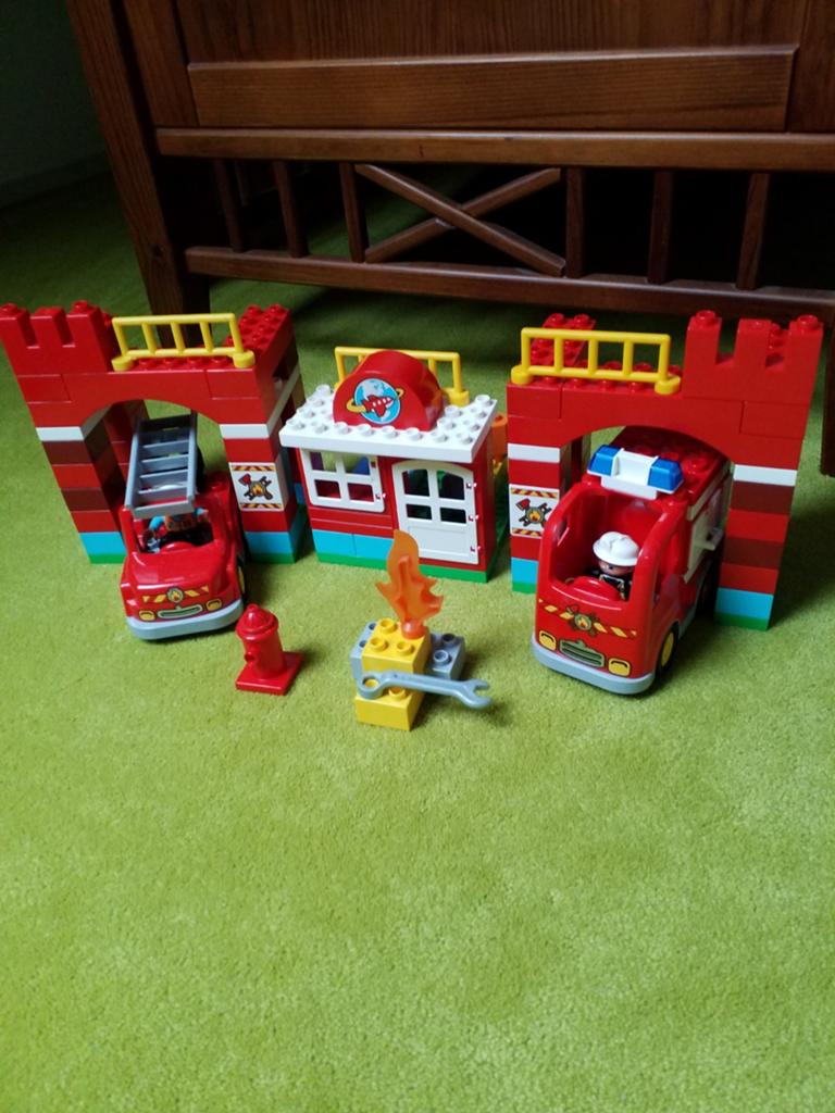 Duplo brandweer kazerne en 2 auto's, Ophalen of Verzenden, Zo goed als nieuw, Duplo