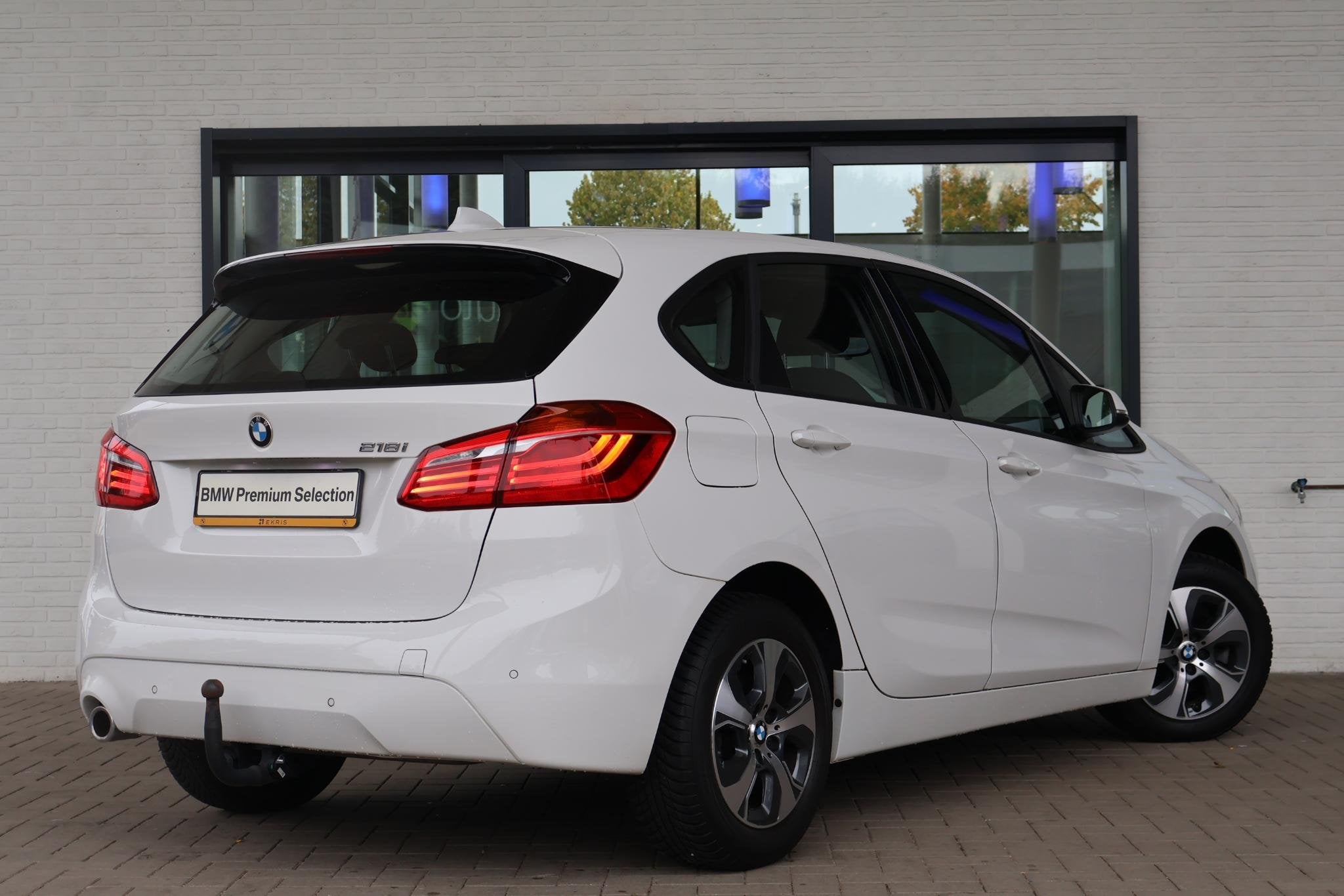 BMW 2 Serie Active Tourer 218i | Head-Up Display | Stoelverw, Auto's, Gebruikt, Euro 6, Met garantie (alle), Wit