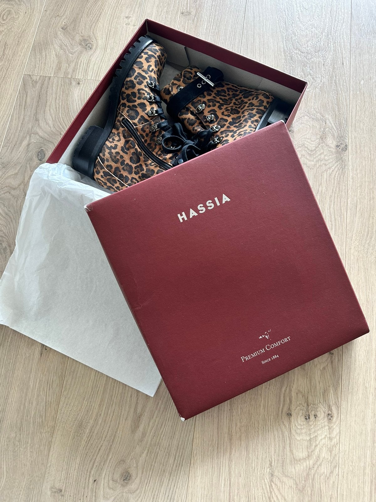 Hassia Laarsjes, Ophalen of Verzenden, Nieuw, Lage of Enkellaarzen