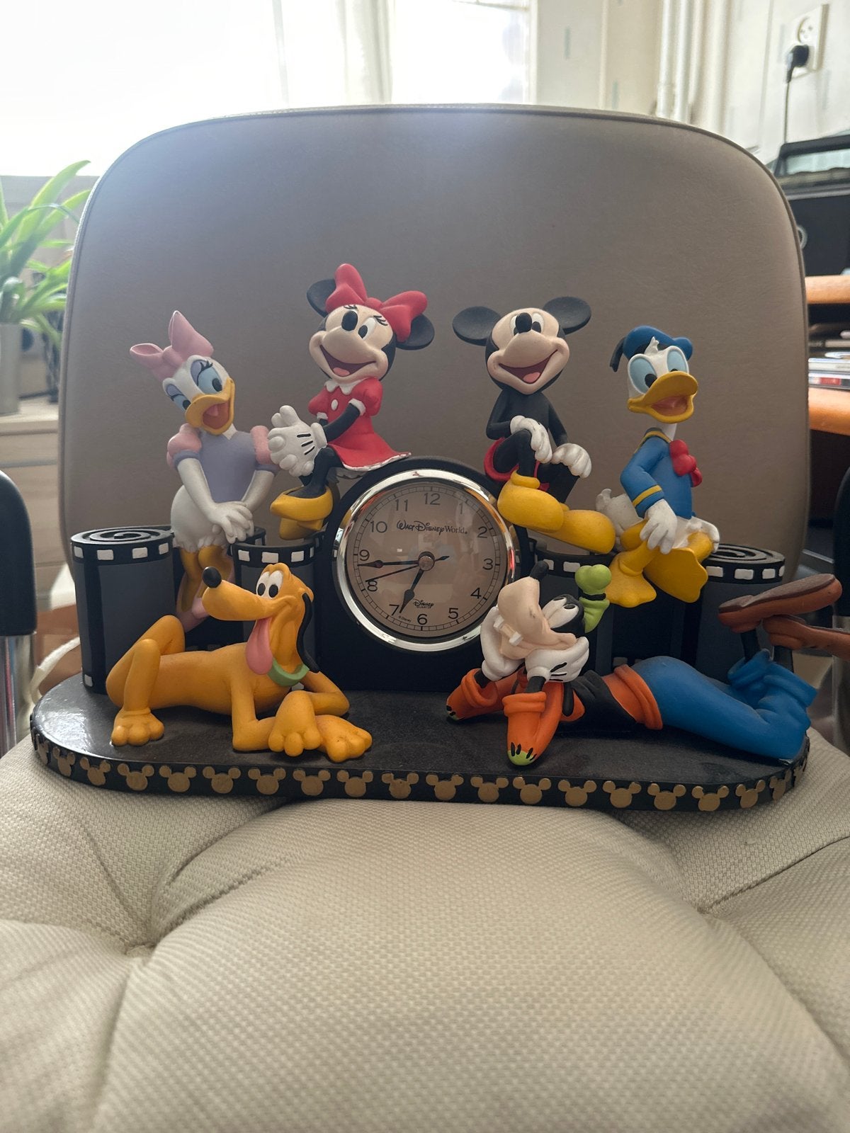 Disney Mickey Mouse en Vrienden Klok met Beeldjes, Ophalen of Verzenden, Mickey Mouse, Zo goed als nieuw, Beeldje of Figuurtje