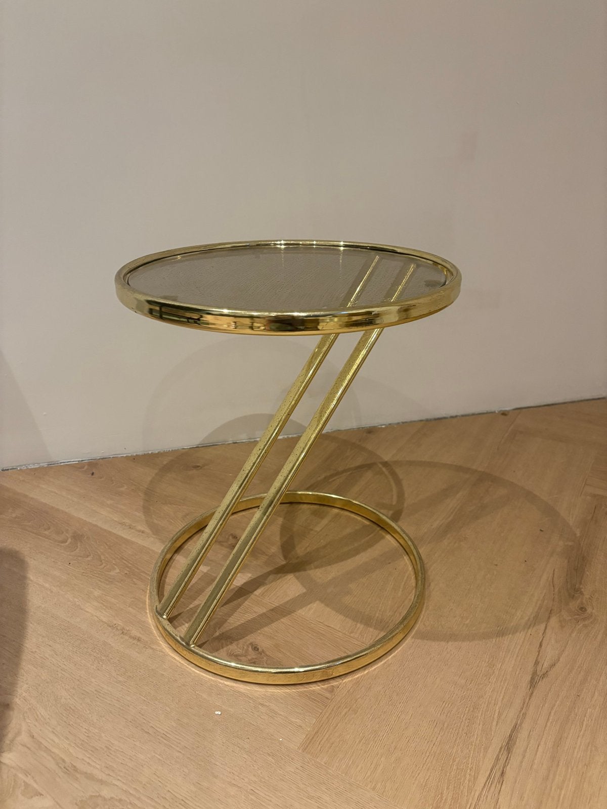 Gouden bijzettafel met glazen blad, Minder dan 55 cm, Gebruikt, Metaal of Aluminium, Rond