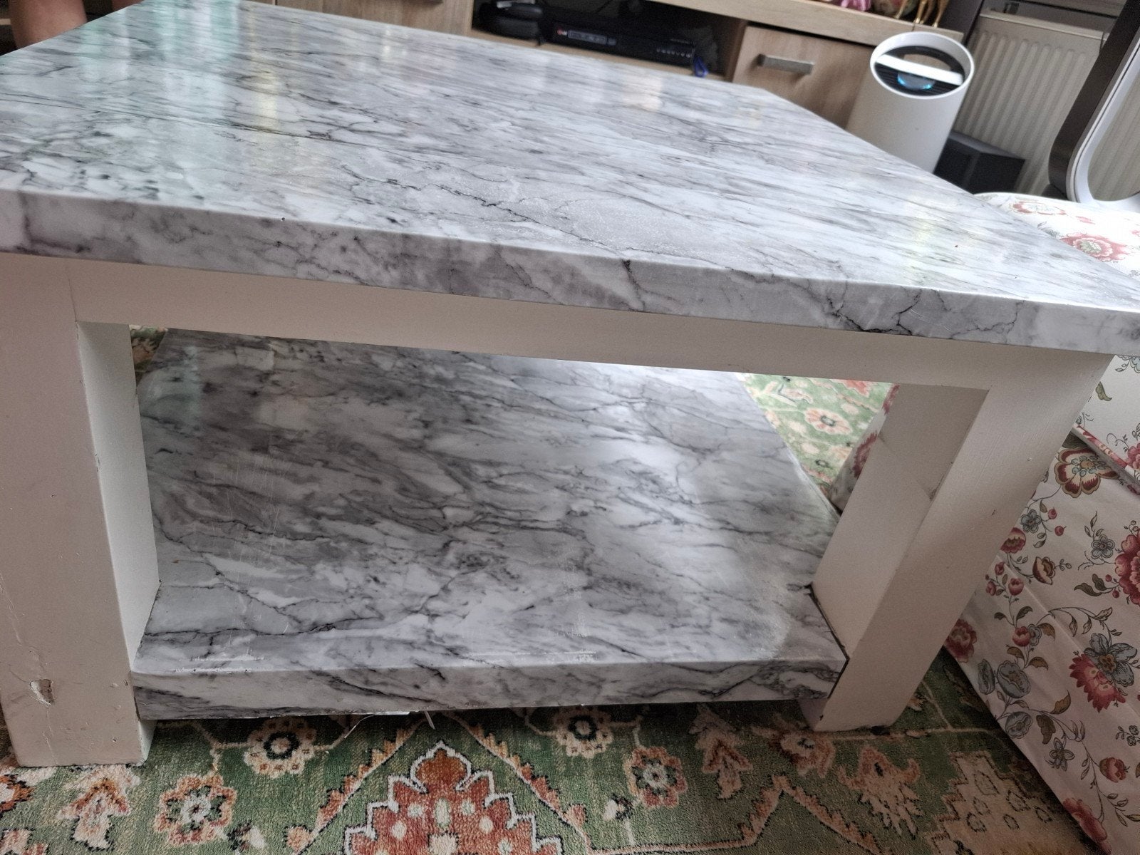 Salontafel met marmerlook en opbergruimte, Gebruikt, Modern met marmerlook, Vierkant, Minder dan 50 cm