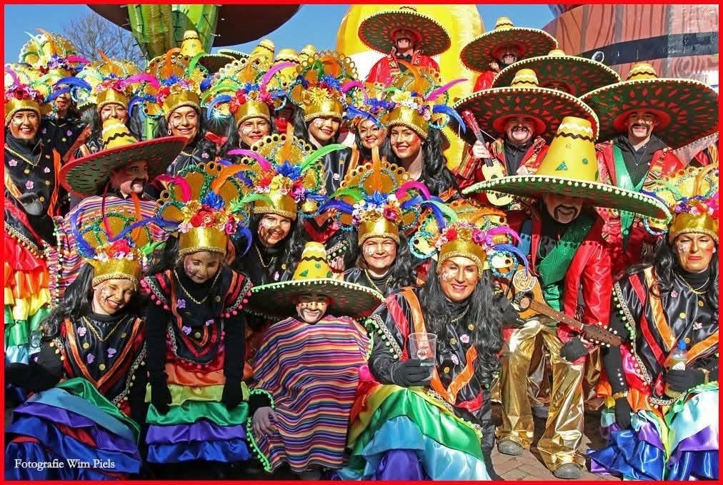 Grote loopgroep carnaval, Kleding | Dames, Ophalen, Zo goed als nieuw, Carnaval, Kleding