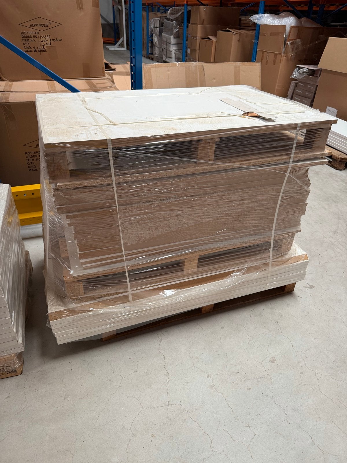 Partij MDF of spaanplaat platen op pallet – grote partij, Doe-het-zelf en Verbouw, Platen en Panelen, Ophalen, Zo goed als nieuw