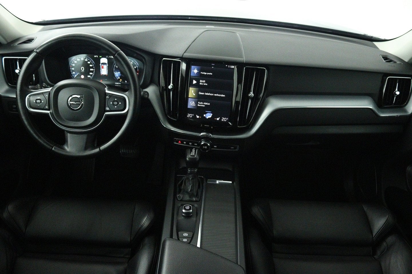 Volvo XC60 2.0 T5 AWD Momentum (TREKHAAK, STOELVERWARMING, E, Automaat, Gebruikt, Euro 6, 4 cilinders