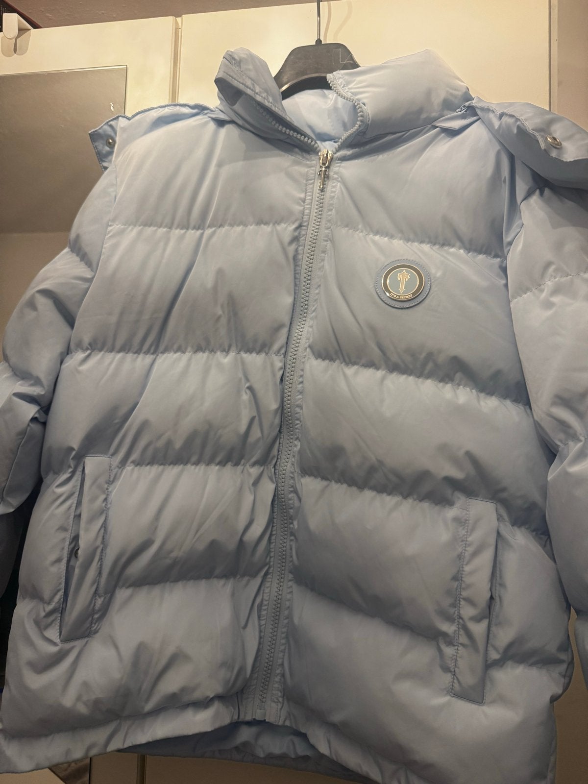 Nieuwe lichtblauwe jas - Trapstar stijl puffer, Ophalen of Verzenden, Nieuw, Overige maten, Blauw