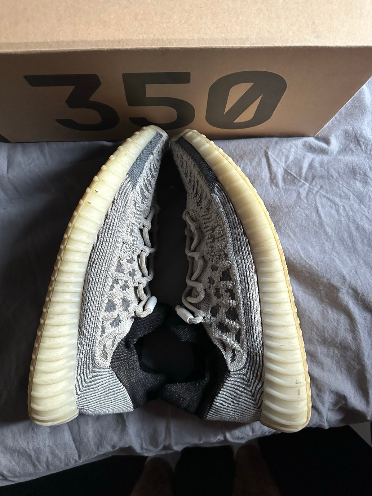 Adidas Yeezy Boost 350 V2 CMPCT Slate White, Kleding | Heren, Schoenen, Wit, Ophalen of Verzenden, Sneakers of Gympen, Zo goed als nieuw