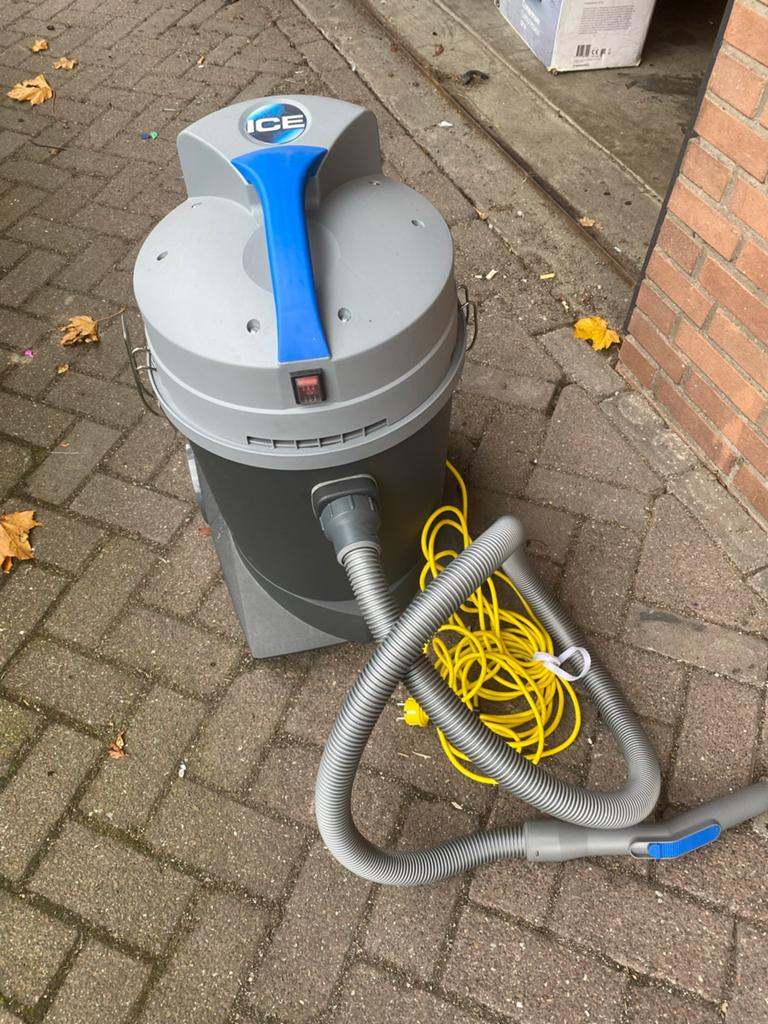 Water en stofzuiger merk ICE, Ophalen, Nieuw
