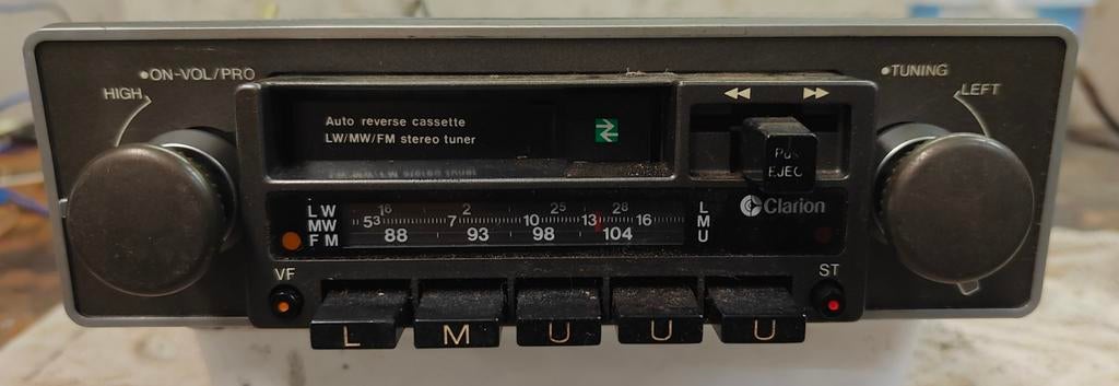 Clarion oldtimer radio cassette met originele versterker, Ophalen of Verzenden, Gebruikt