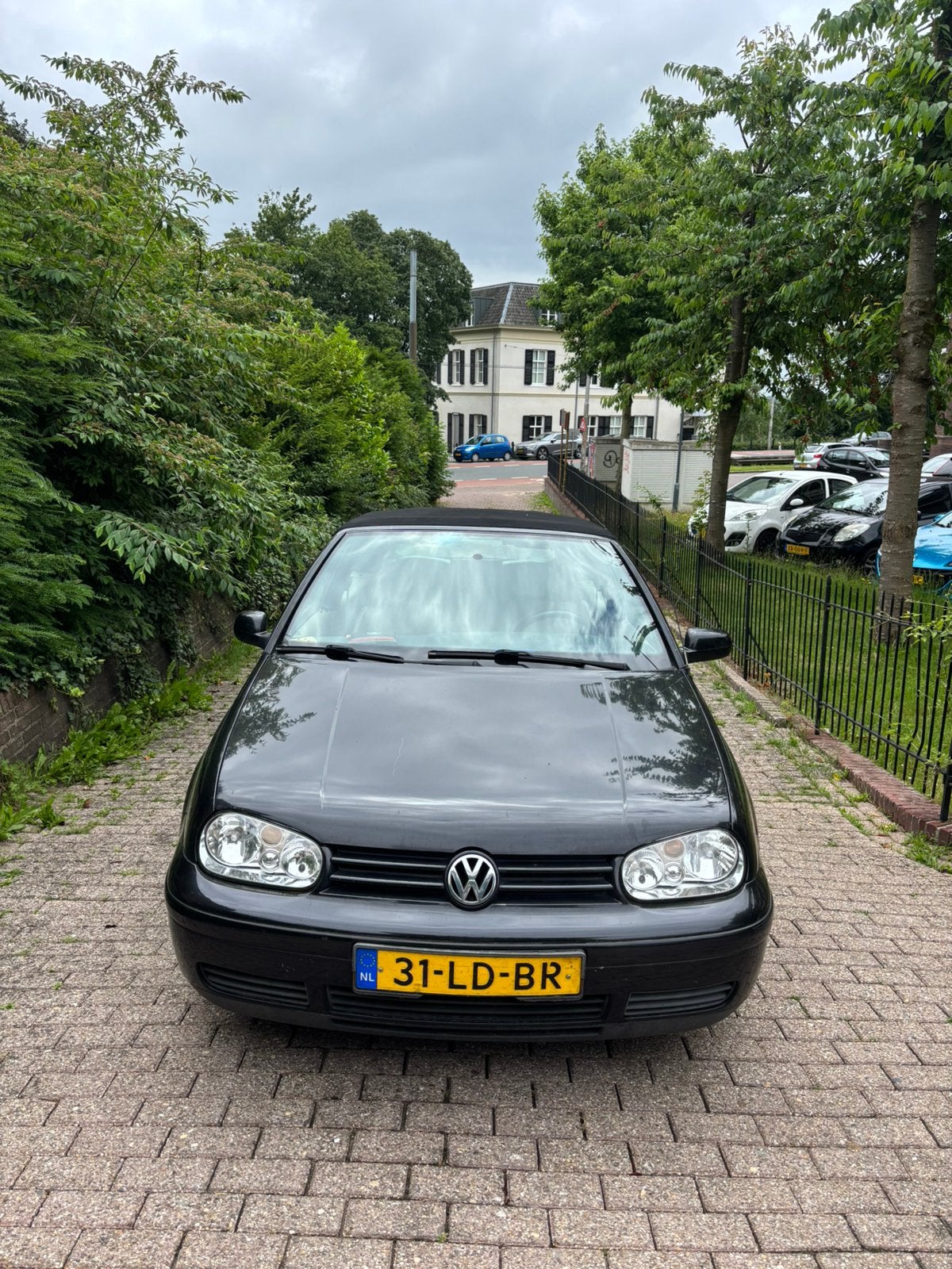 Volkswagen Golf 1.6 Cabriolet 74KW 1998 Zwart, 4 cilinders, Cabriolet, 4 stoelen, 100 pk