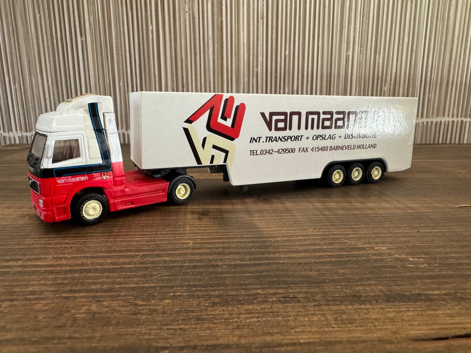 Kentoys Limeted Volvo vrachtwagen met oplegger 'Van Maanen', Ophalen of Verzenden, Gebruikt, Bus of Vrachtwagen