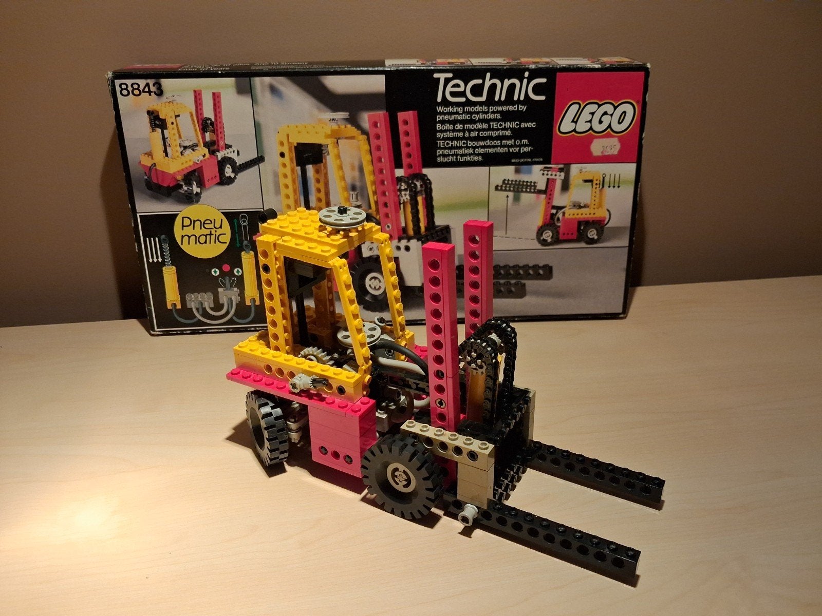 Lego Technic 8843 Vorkheftruck met Pneumatiek (1982), Ophalen of Verzenden, Zo goed als nieuw