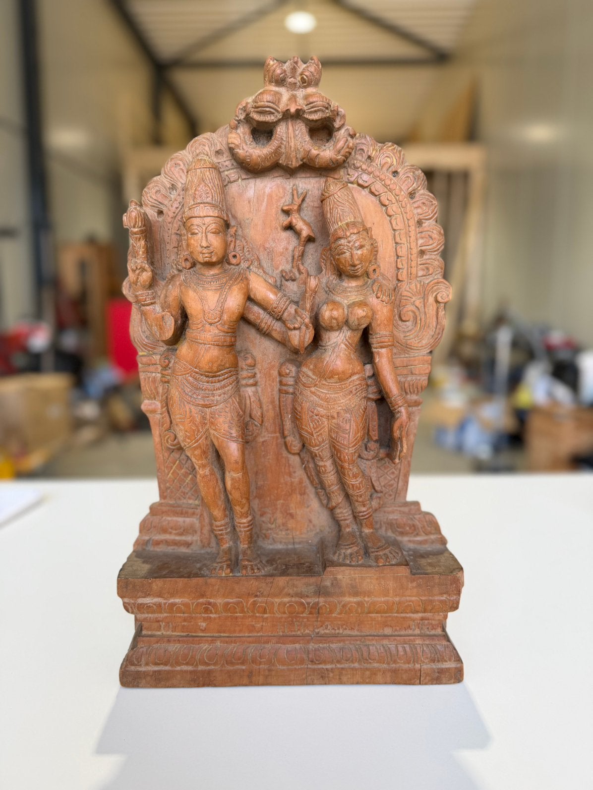 Handgesneden Hindu Paneel uit India Shiva & Parvati, Houtsnijwerk, Ophalen of Verzenden, Handgemaakt, 20 - 50 cm