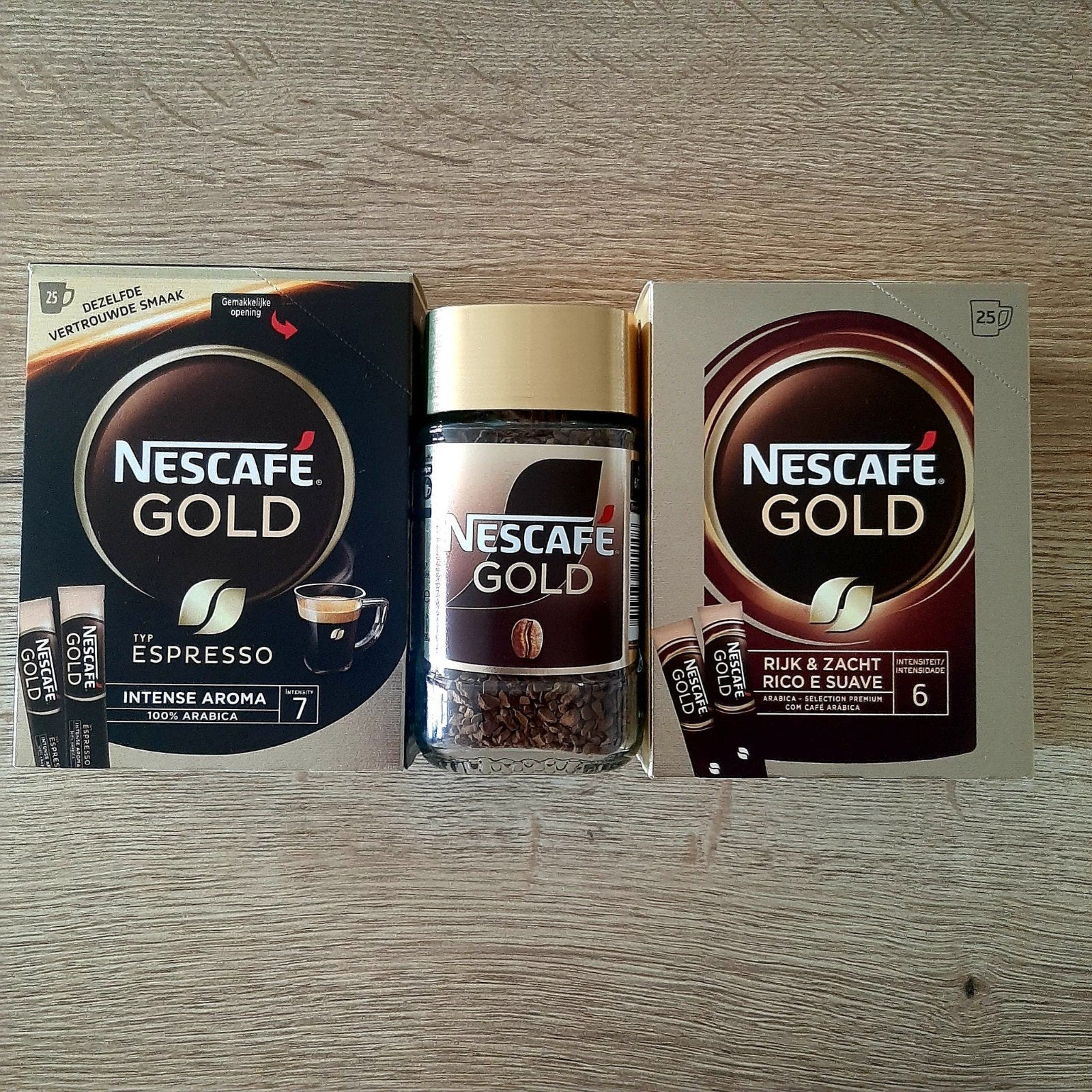 Nescafe Gold. Oploskoffie., Ophalen of Verzenden, Nieuw