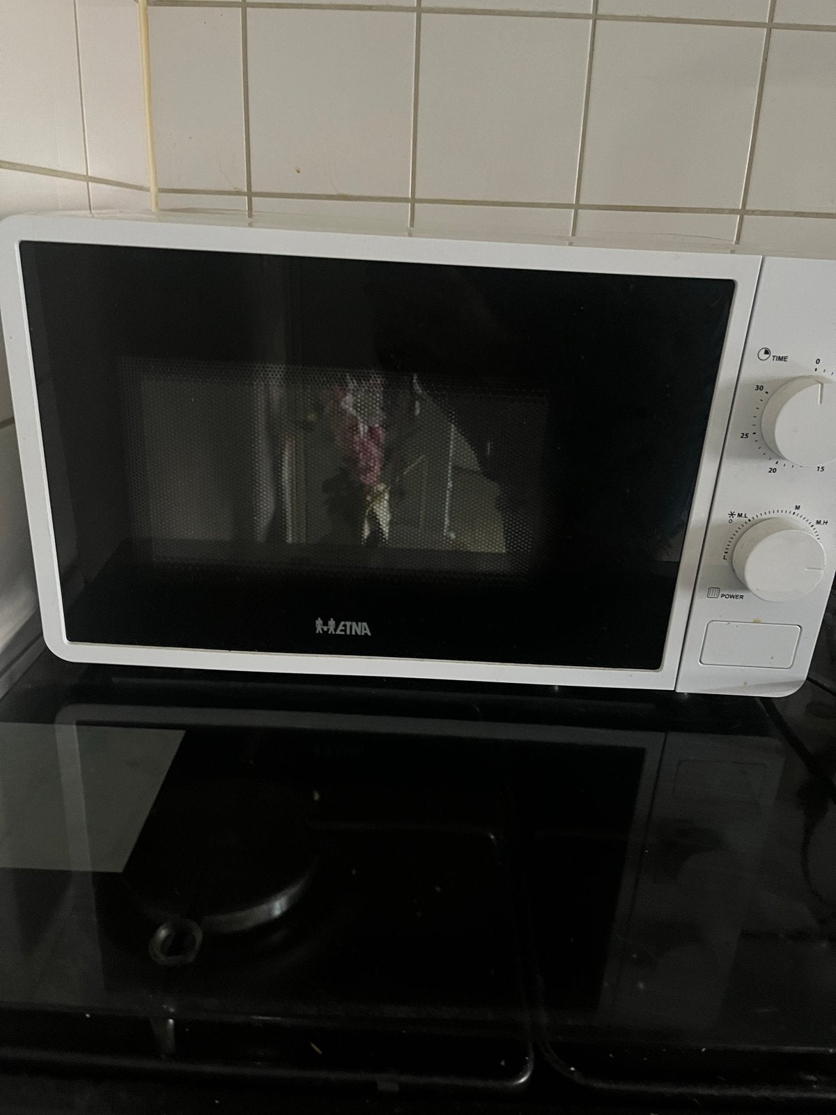 Etna magnetron, Witgoed en Apparatuur, Magnetrons, Ophalen, Minder dan 45 cm, Draaiplateau, Vrijstaand