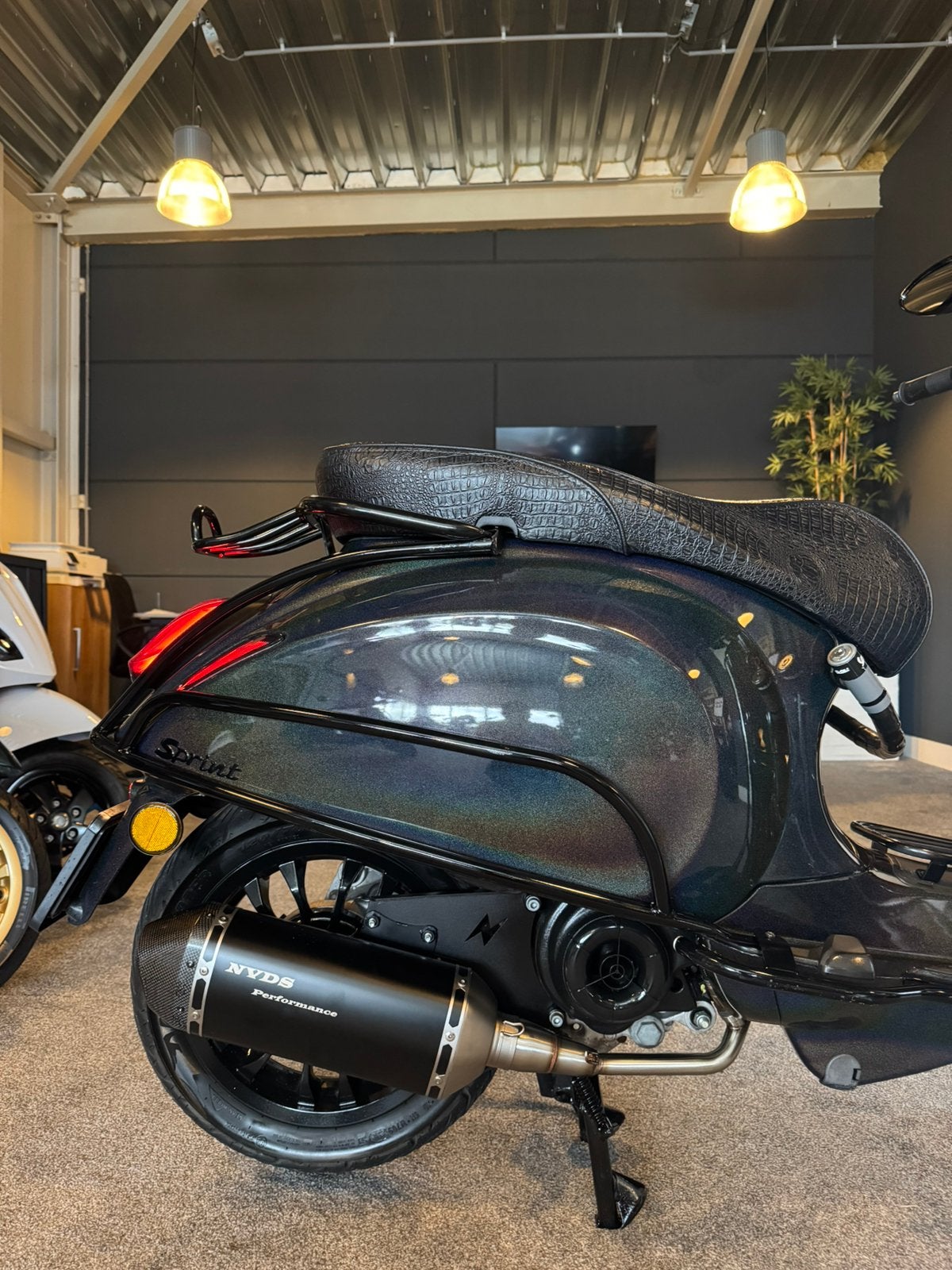 Vespa sprint 50S | Custom | Full option | Brom | 4000km, Ophalen, Overige modellen, Maximaal 45 km/u, Zo goed als nieuw