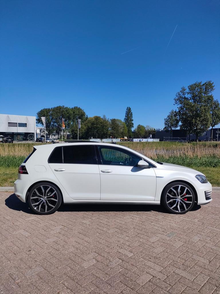 Volkswagen Golf 2.0 TDI 135KW 5D DSG 2015 Wit, Auto's, 4 cilinders, Wit, Diesel, 1600 kg