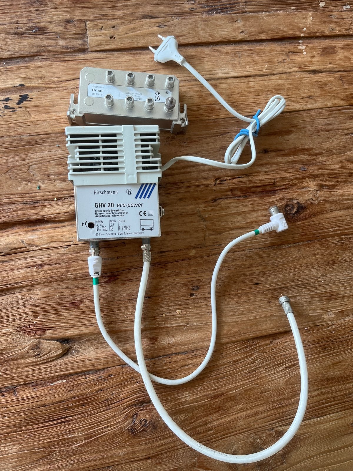 Hirschmann versterker en multisplitter, Ophalen of Verzenden, Gebruikt, Minder dan 2 meter, Tv-kabel