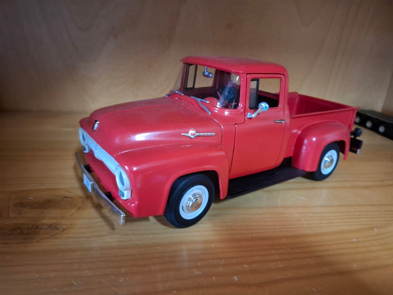ERTL 1:18 Ford F100 1956 Modelauto - Lichte Lakopwerking, Ophalen of Verzenden