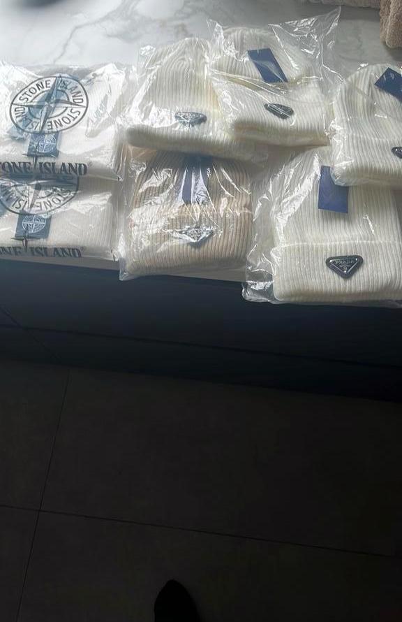 Partij merk mutsen— 2e muts erbij voor €9,99, Ophalen, Nieuw, Overige maten, Muts