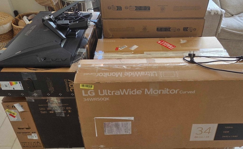 Partij 31 defecte monitoren (Samsung, ASUS, LG, AOC, MSI), Computers en Software, Ophalen, Curved, 101 t/m 150 Hz, Niet werkend